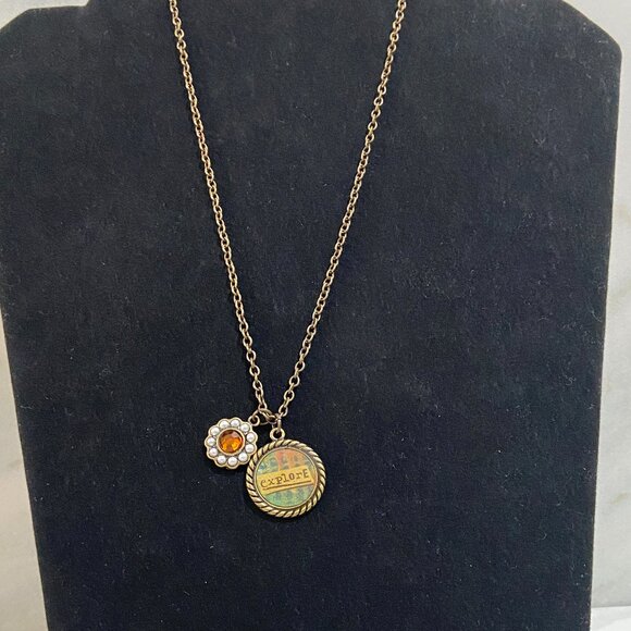 Kelly Rae Roberts 22" in length, brass-tone necklace with 2 charms - Picture 3 of 3